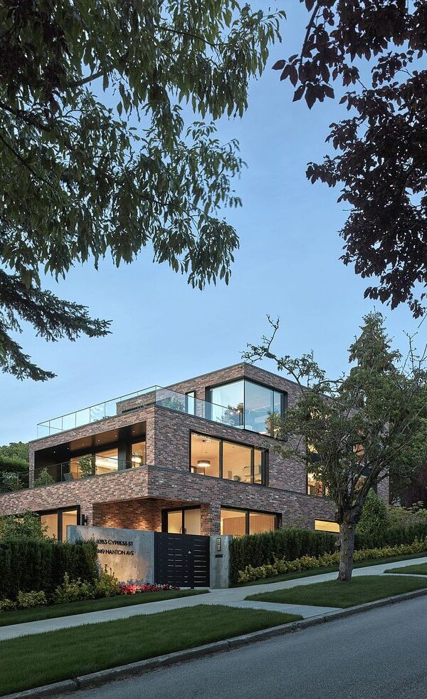 ساخت ویلای مسکونی سه طبقه و طراحی داخلی این نوع ویلا