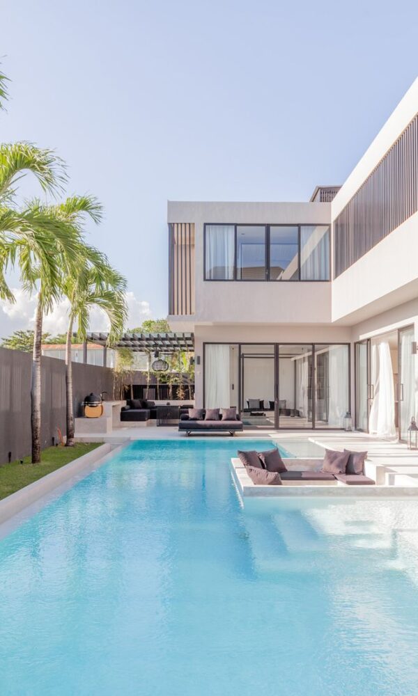 عکس ویلای بتن سفید- مزایای استفاده از بتن سفید در ویلا‌ها