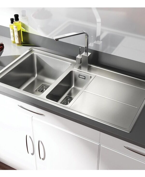 انواع سینک‌های استیل و مزایا و معایب آن