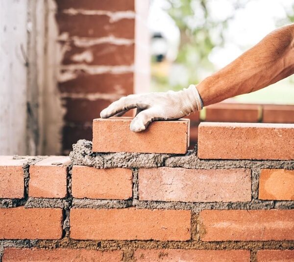 بررسی جامع مزایا و معایب دیوار کشی