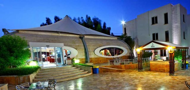 بررسی وضعیت فعلی بازار هتلداری در کیش