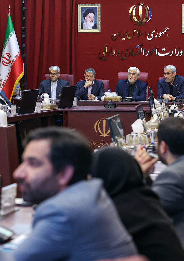 عارف: سرمایه‌گذاری امسال نسبت به سال گذشته رشد ۸۰ درصدی داشته است