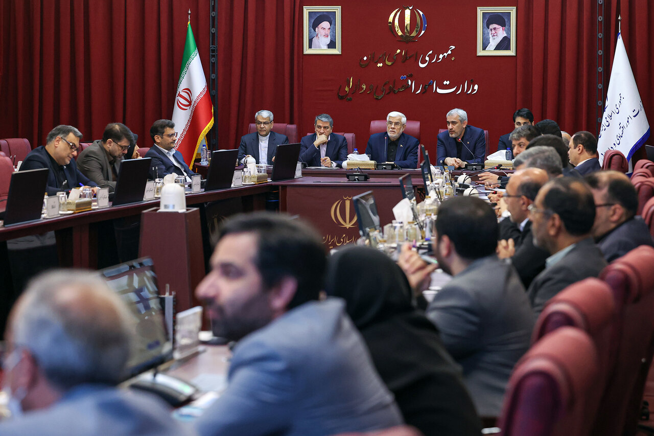 عارف: سرمایه‌گذاری امسال نسبت به سال گذشته رشد ۸۰ درصدی داشته است