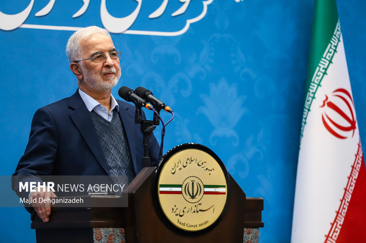 مومنی: استانداران محور اصلی اجرای برنامههای اقتصادی و عمرانی دارند