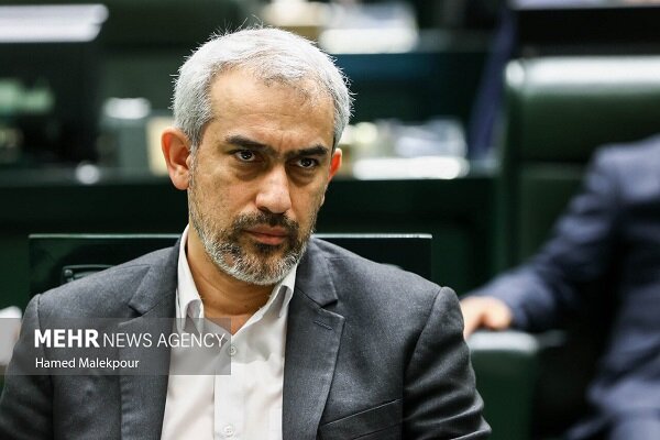 وزیر اقتصاد: ارز ۲۸.۵۰۰ تومان فقط برای واردات دارو تخصیص مییابد