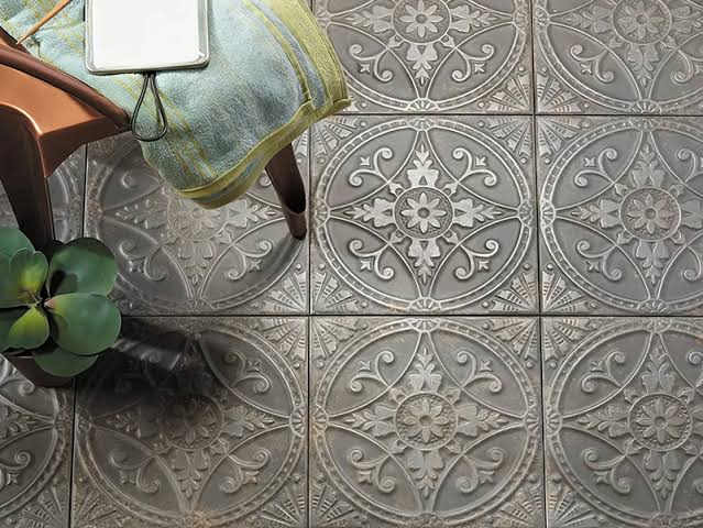 کاشی و سرامیک چیست؟ راهنمای کامل انواع، کاربرد ها و نکات مهم انتخاب