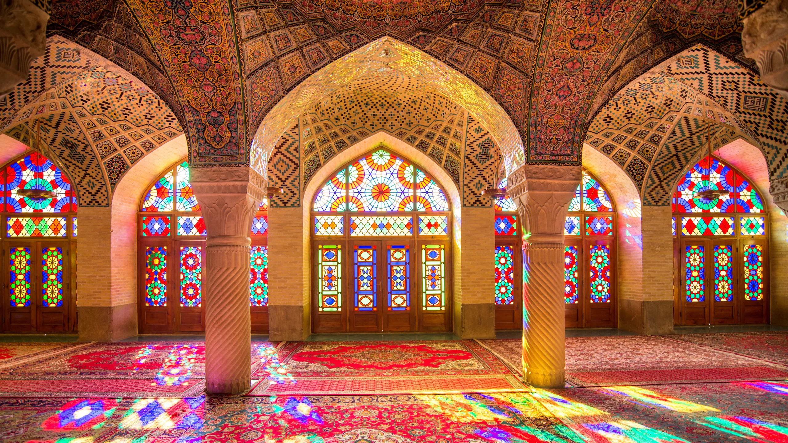 نمادهای معماری ایرانی در شهرهای اسفهان، شیراز، یزد، تبریز و کاشان